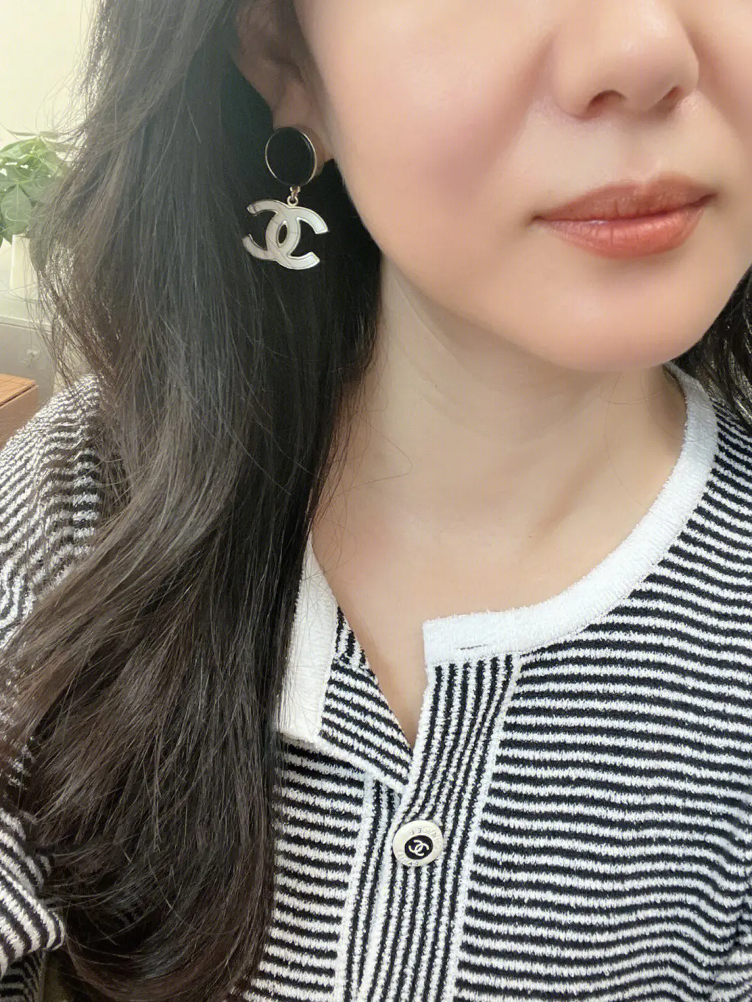 chanel香奈兒黑白拼色琺琅耳環 經典小香風大双C吊坠耳釘 - Image 9