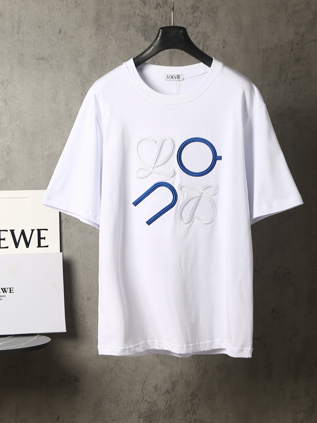 LOEWE罗意威白色T恤 蓝白刺绣徽标图案 簡約短袖夏裝 6657 - Image 3