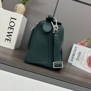 王一博同款 loewe puzzle 32 罗意威大号几何包 常青綠 鹿皮 052446 - Image 3