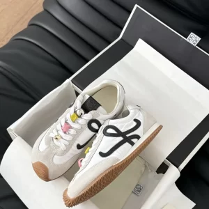 楊冪同款Loewe羅意威德訓運動鞋 臟臟鞋 黑標 白色絨面皮拼織布 糖果鞋帶 - Image 4