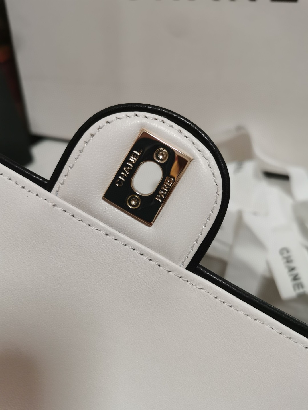 chanel cf mini 香奈兒口蓋包 熊貓色 小羊皮 銀扣 5151 - Image 3
