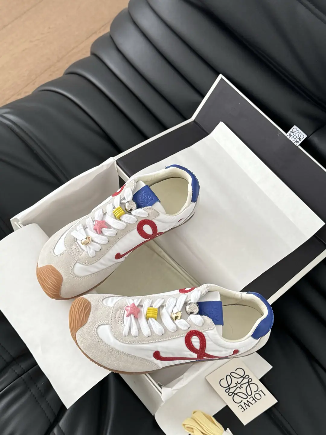 楊冪同款Loewe羅意威德訓運動鞋 臟臟鞋 紅標 白色絨面皮拼織布 糖果鞋帶 - Image 6
