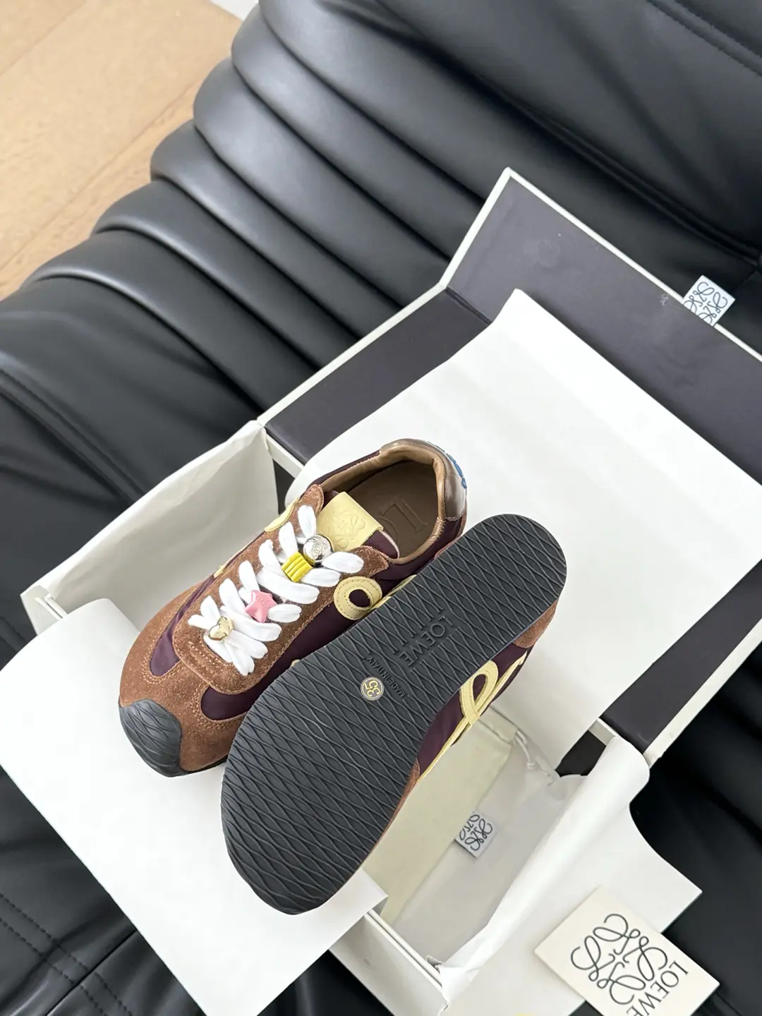 楊冪同款Loewe羅意威德訓運動鞋 臟臟鞋 啡色皮革拼織布 鞋帶糖果裝飾 - Image 5