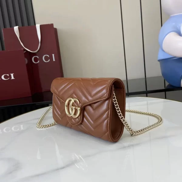 Gucci GG Marmont系列Woc鏈條錢包 美拉德棕色Matelassé絎縫牛皮 837745