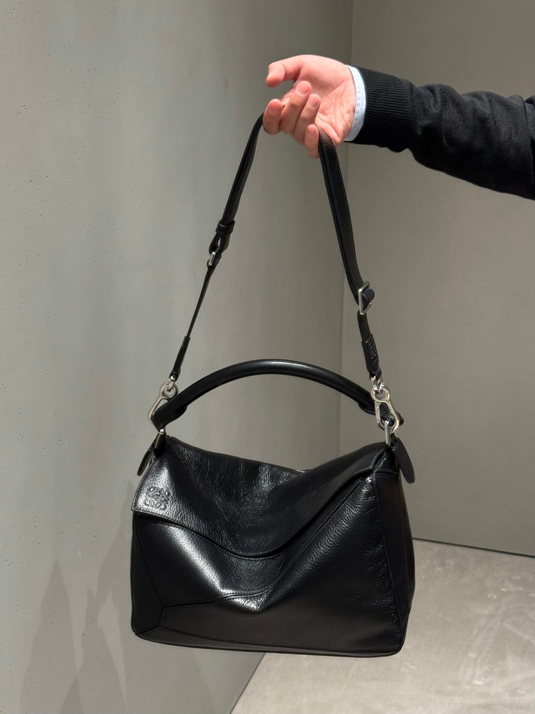 王一博同款 loewe puzzle 32 罗意威大号几何包 黑银 鹿皮 052446 - Image 10