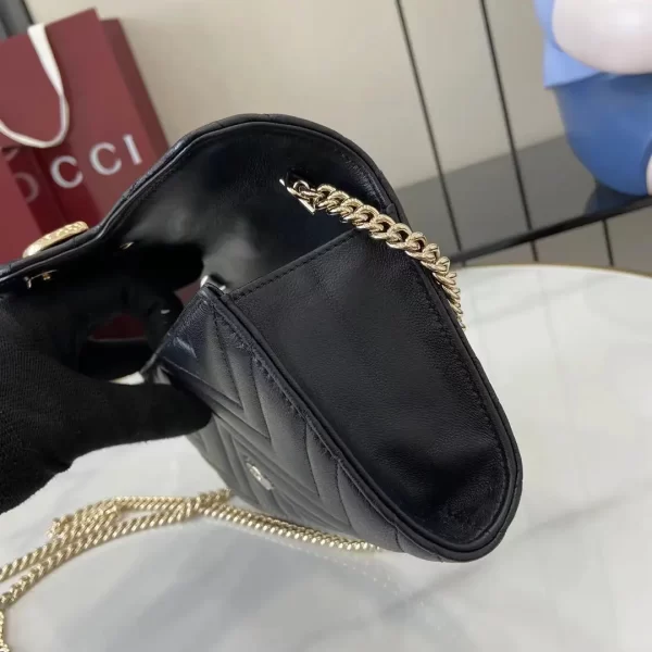 Gucci GG Marmont系列Woc鏈條錢包 黑金色Matelassé絎縫牛皮 837745