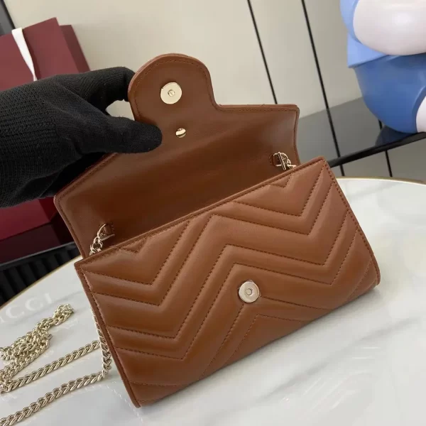 Gucci GG Marmont系列Woc鏈條錢包 美拉德棕色Matelassé絎縫牛皮 837745