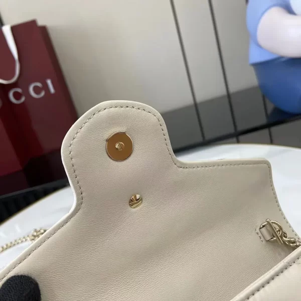 Gucci GG Marmont系列Woc鏈條錢包 米白色Matelassé絎縫牛皮 837745