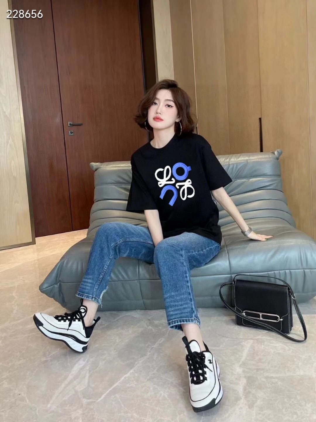 LOEWE罗意威黑色T恤 蓝白刺绣徽标图案 簡約短袖夏裝 6658 - Image 2