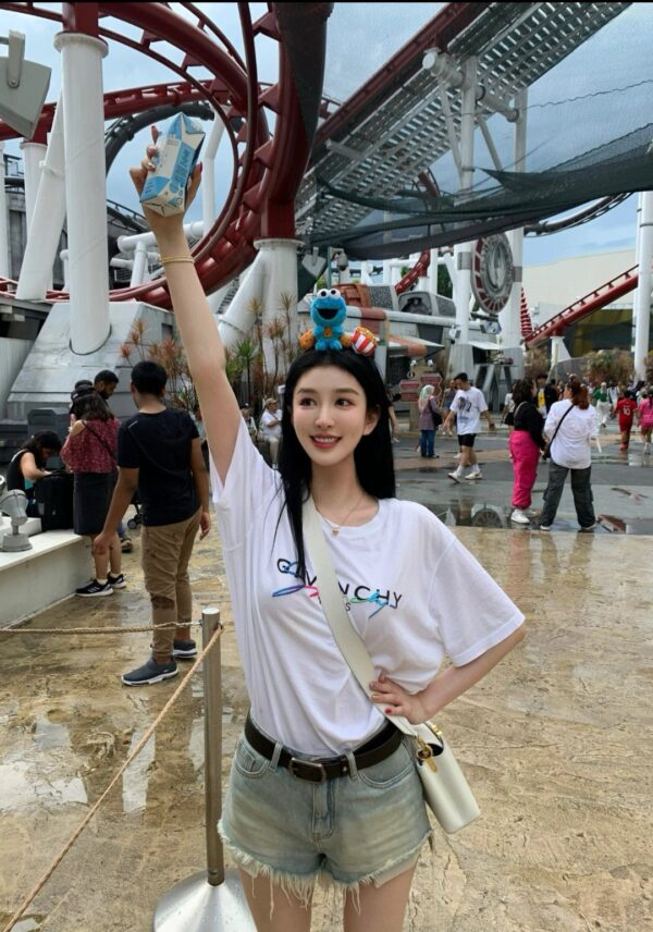 GIVENCHY纪梵希短袖T恤 经典彩虹立体印花刺绣 6658