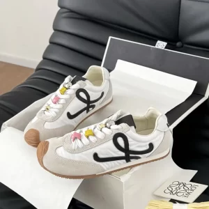 楊冪同款Loewe羅意威德訓運動鞋 臟臟鞋 黑標 白色絨面皮拼織布 糖果鞋帶
