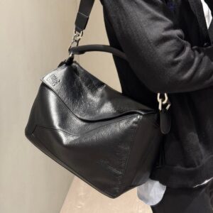 王一博同款 loewe puzzle 32 罗意威大号几何包 黑银 鹿皮 052446