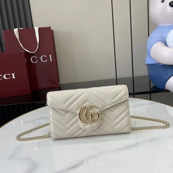 Gucci GG Marmont系列Woc鏈條錢包 米白色Matelassé絎縫牛皮 837745
