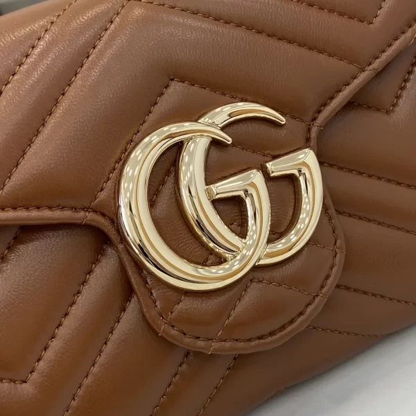 Gucci GG Marmont系列Woc鏈條錢包 美拉德棕色Matelassé絎縫牛皮 837745