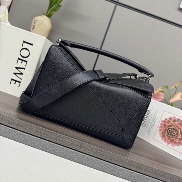 王一博同款 loewe puzzle 32 罗意威大号几何包 黑银 鹿皮 052446