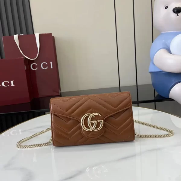 Gucci GG Marmont系列Woc鏈條錢包 美拉德棕色Matelassé絎縫牛皮 837745