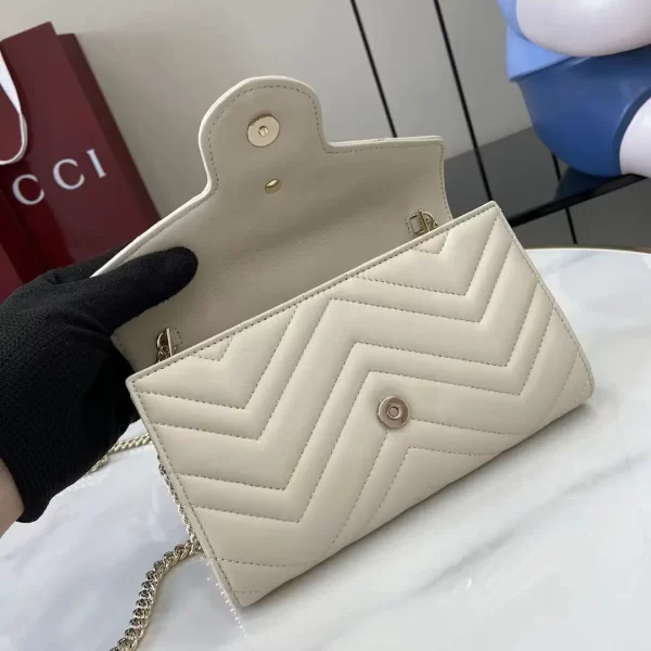 Gucci GG Marmont系列Woc鏈條錢包 米白色Matelassé絎縫牛皮 837745