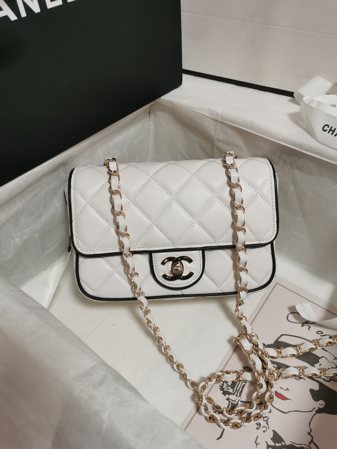 chanel cf mini 香奈兒口蓋包 熊貓色 小羊皮 銀扣 5151 - Image 1