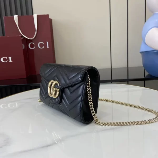 Gucci GG Marmont系列Woc鏈條錢包 黑金色Matelassé絎縫牛皮 837745