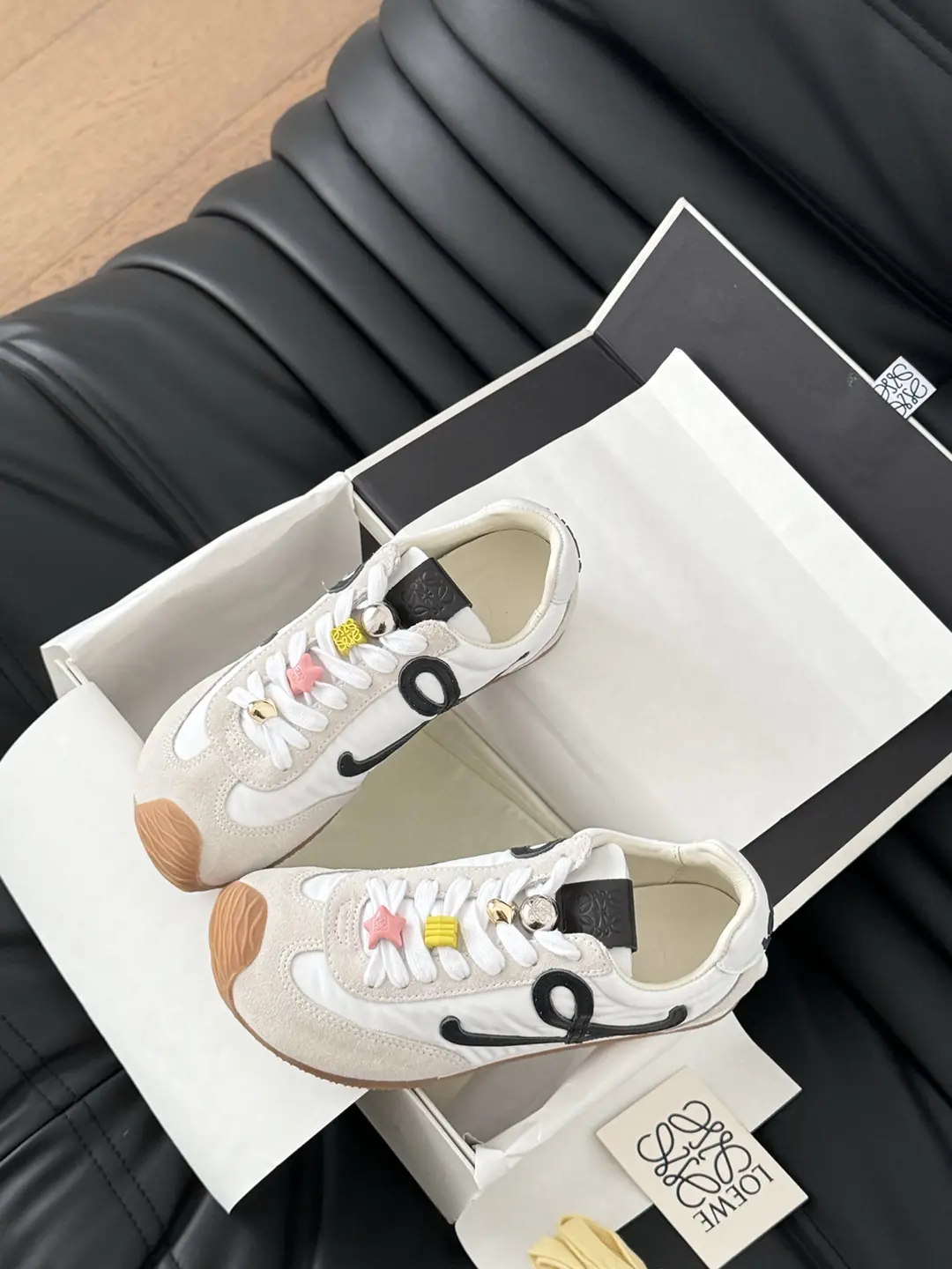 楊冪同款Loewe羅意威德訓運動鞋 臟臟鞋 黑標 白色絨面皮拼織布 糖果鞋帶 - Image 6