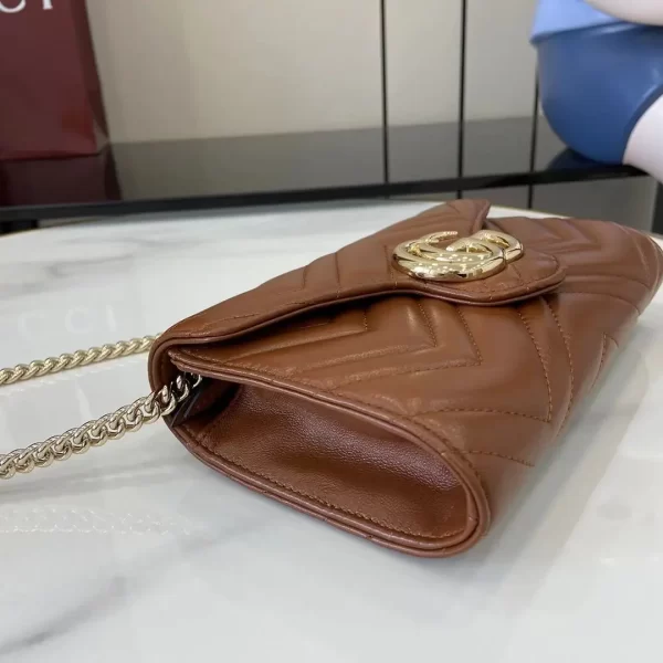 Gucci GG Marmont系列Woc鏈條錢包 美拉德棕色Matelassé絎縫牛皮 837745